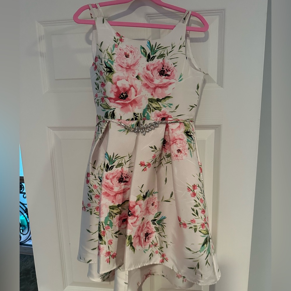 Girls dress floral hi Lo dress w/ rhinestone belt size 8….Worn once!